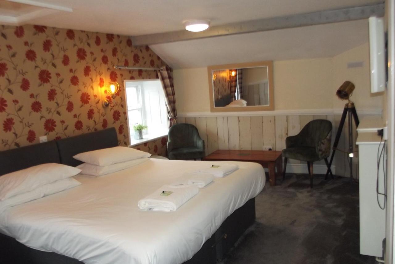 The Liverpool Arms Hotel Beaumaris Bagian luar foto