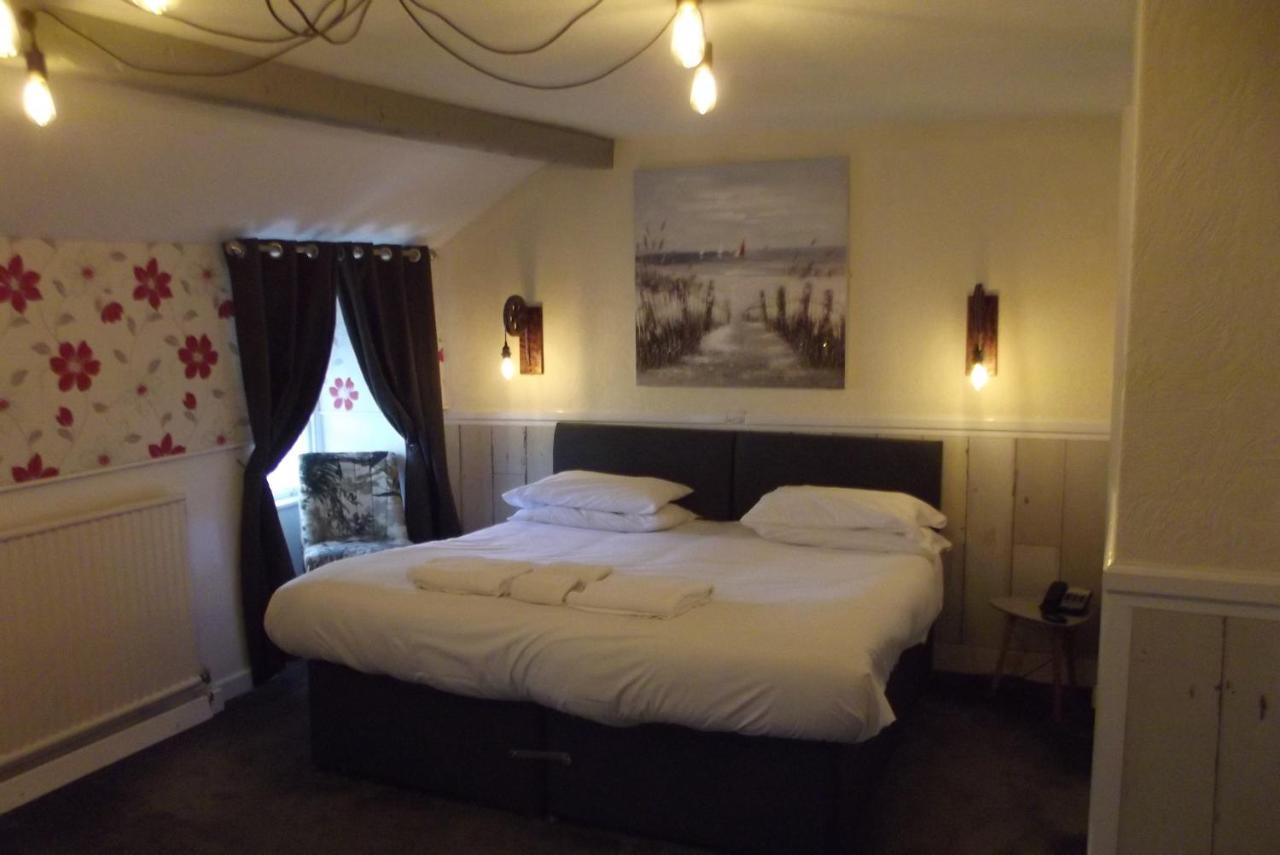 The Liverpool Arms Hotel Beaumaris Bagian luar foto