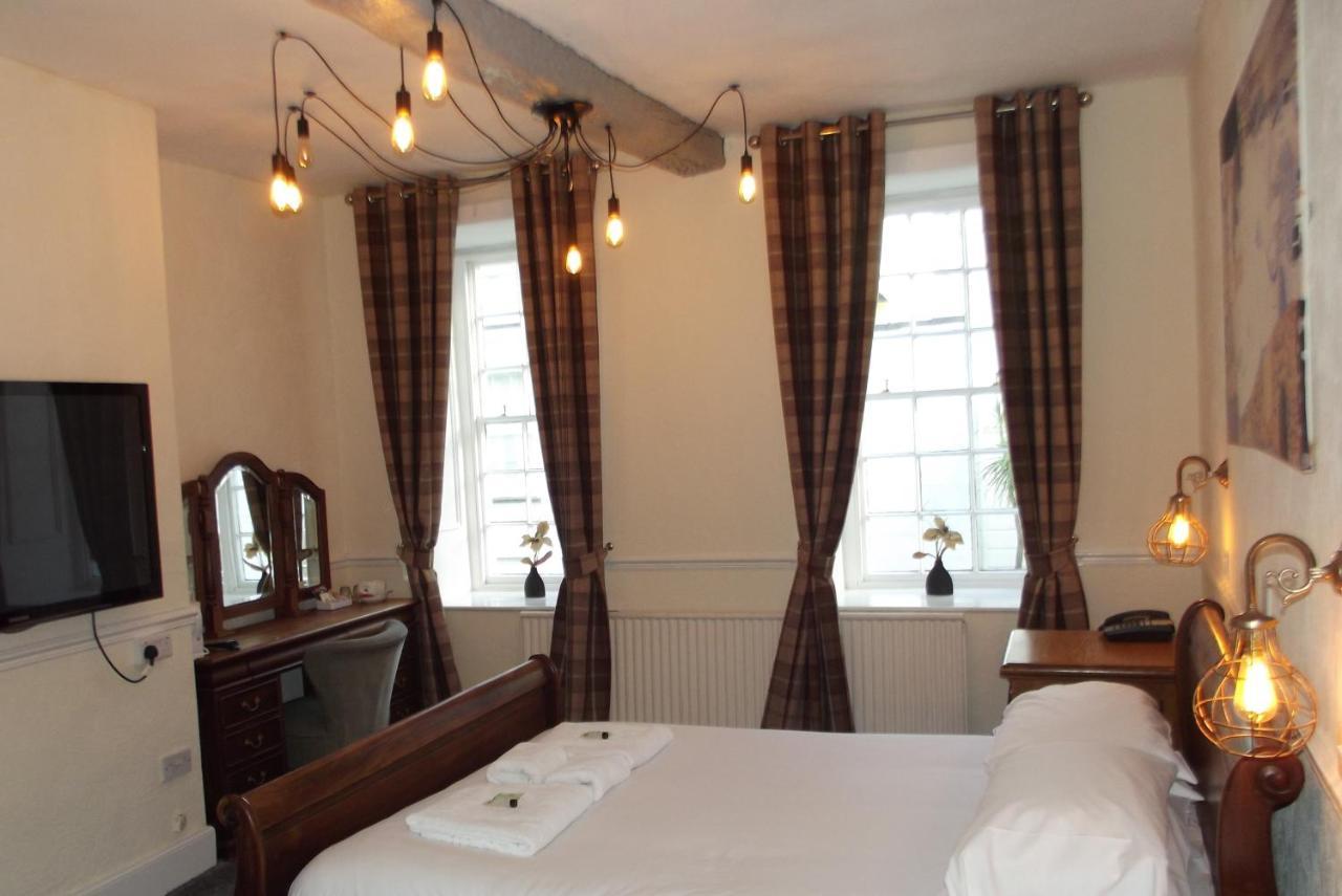 The Liverpool Arms Hotel Beaumaris Bagian luar foto