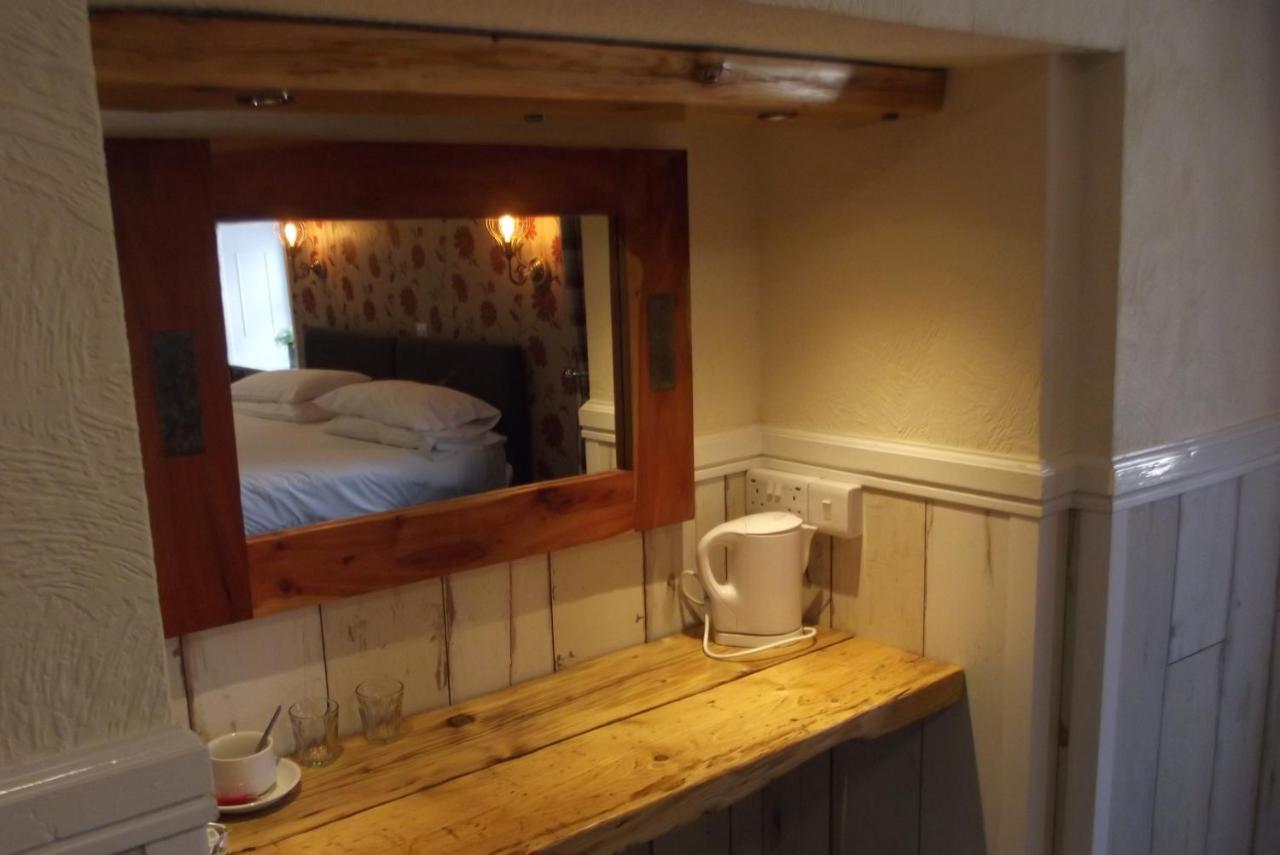 The Liverpool Arms Hotel Beaumaris Bagian luar foto