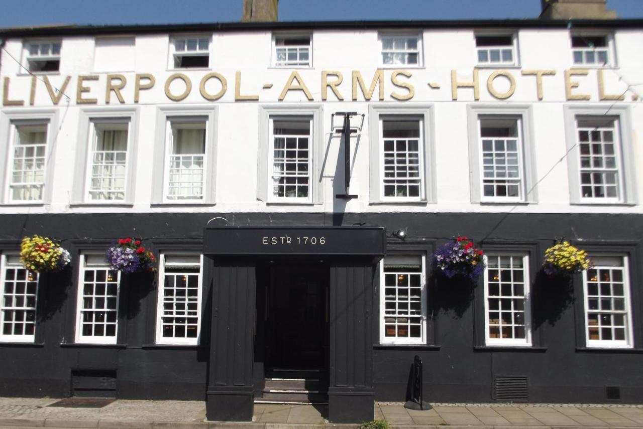 The Liverpool Arms Hotel Beaumaris Bagian luar foto