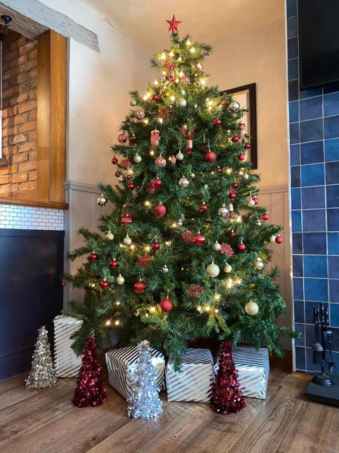 The Liverpool Arms Hotel Beaumaris Bagian luar foto